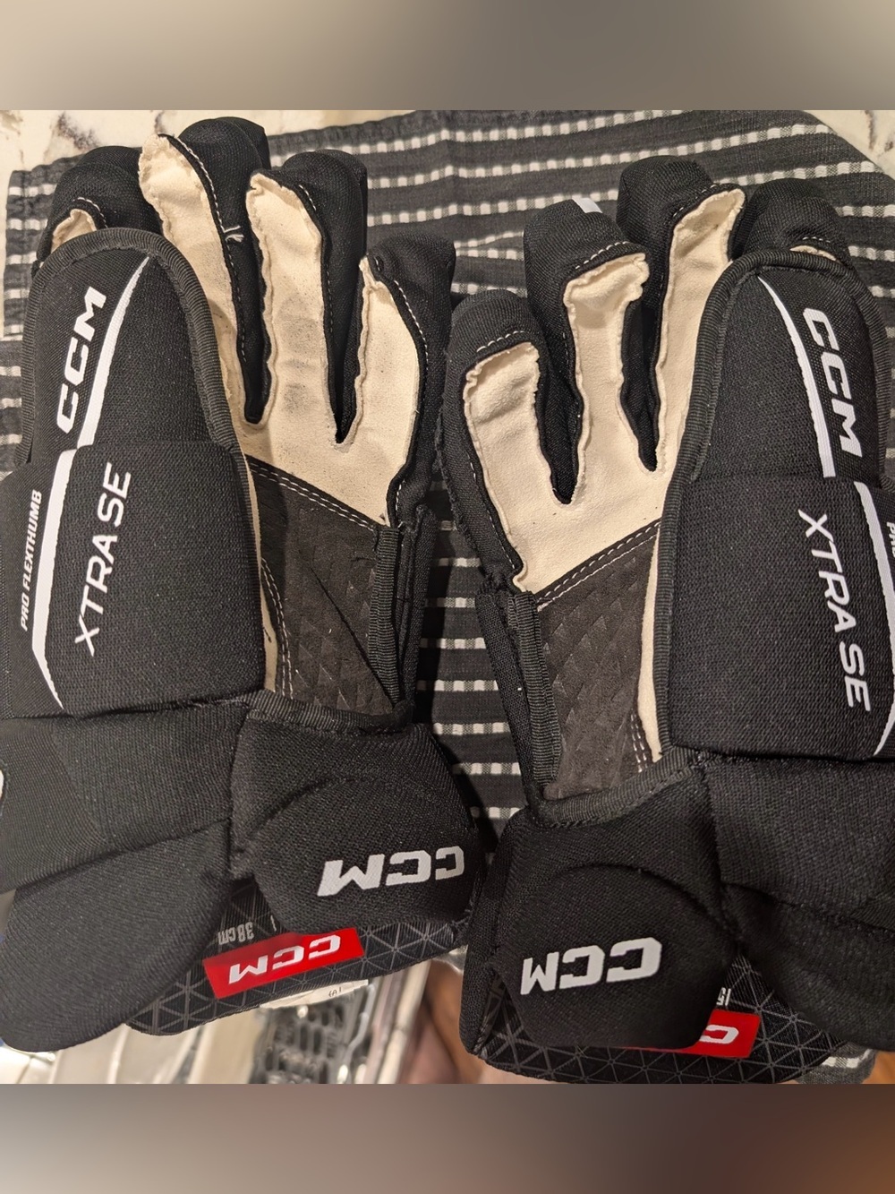 CCM jet speed Xtra SE  15" Hockey Gloves
